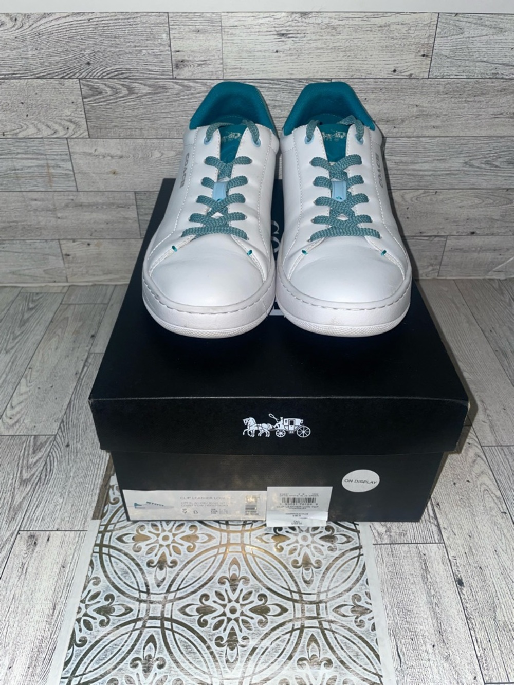 Coach clip White leather low top Sneakers with Teal women size 9 - Picture 3 of 10